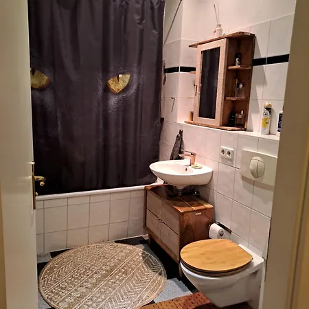 아파트 Sonnige Und Ruhige Altbauwohnung In Friedrichshain *